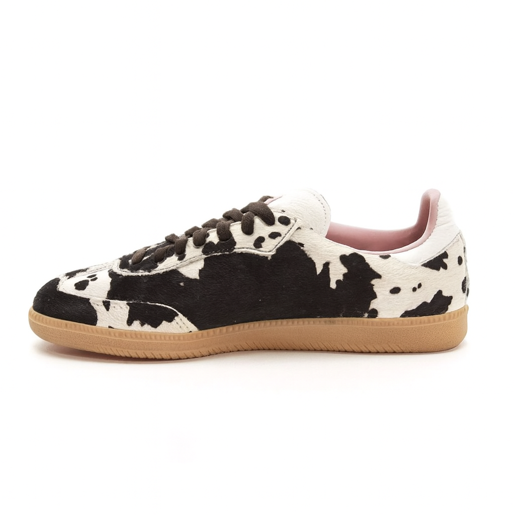 Sportschuhe mit Kuhmuster
